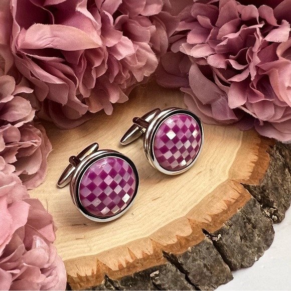 Elegant Purple and Silver Iridescent Mother of Pearl Mosaic Cufflinks - Picture 4 of 16